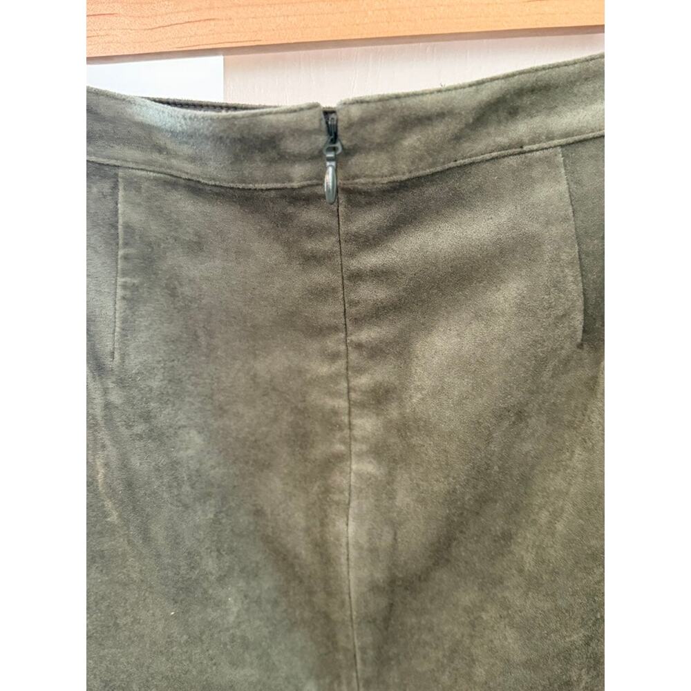 BCBGMAXAZRIA Olive Faux Suede Mini Skirt Utility Cargo Zip Pocket Y2K ✨ - Picture 7 of 9